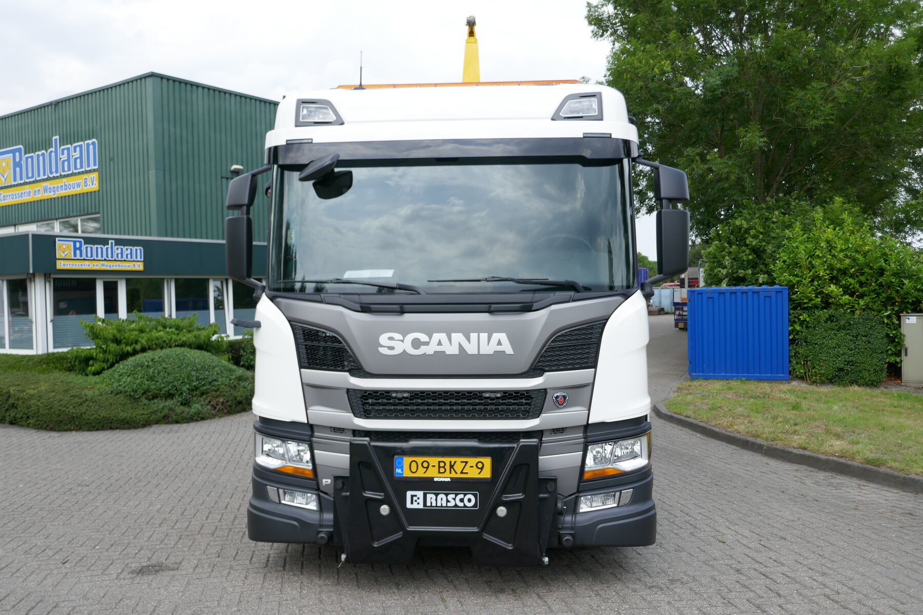 Z-kraan met haakarmsysteem