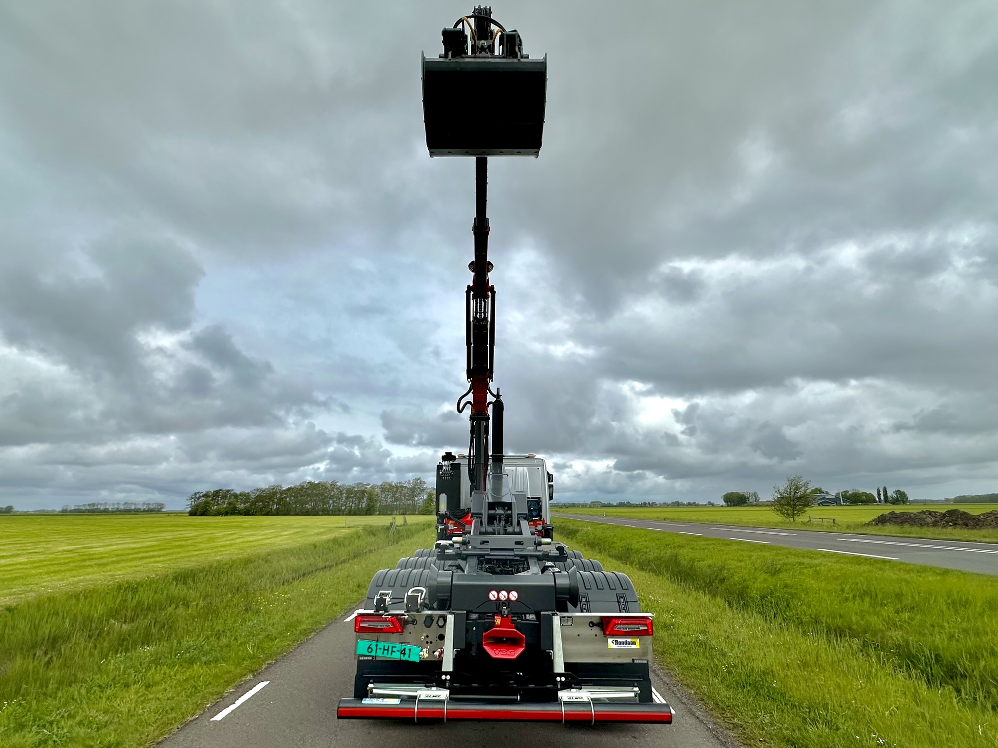 Epsilon Z-kraan + VDL haakarmsysteem